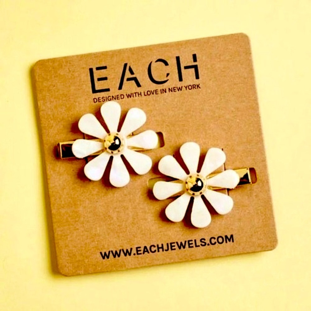 Eachjewels White and Gold Daisy Hair Clips